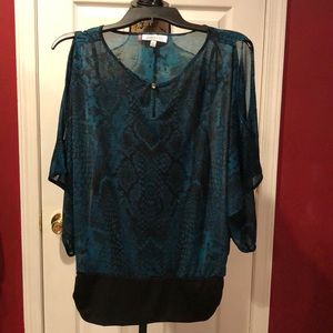 Cold shoulder top